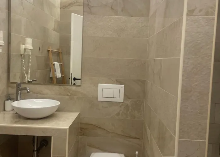 招待所 And Lisjak 科佩尔